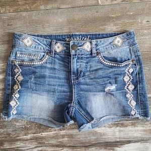 Maurice's tribal boho Jean shorts 7/8